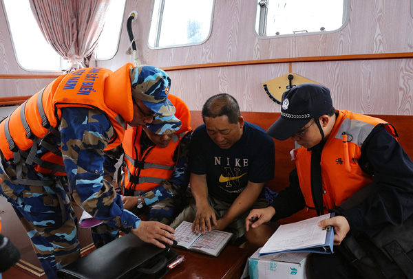 ຫວຽດນາມແລະຈີນກວດກາສະຫະພັນອາຊີບຫາປາຢູ່ອ່າວພາກເໜືອຄັ້ງທີ 11